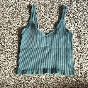 Cute teal cropped tank